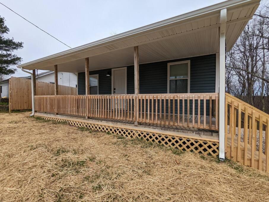 Summerlee Suite - Beautiful Remodeled Farmhouse Oak Hill Exterior photo