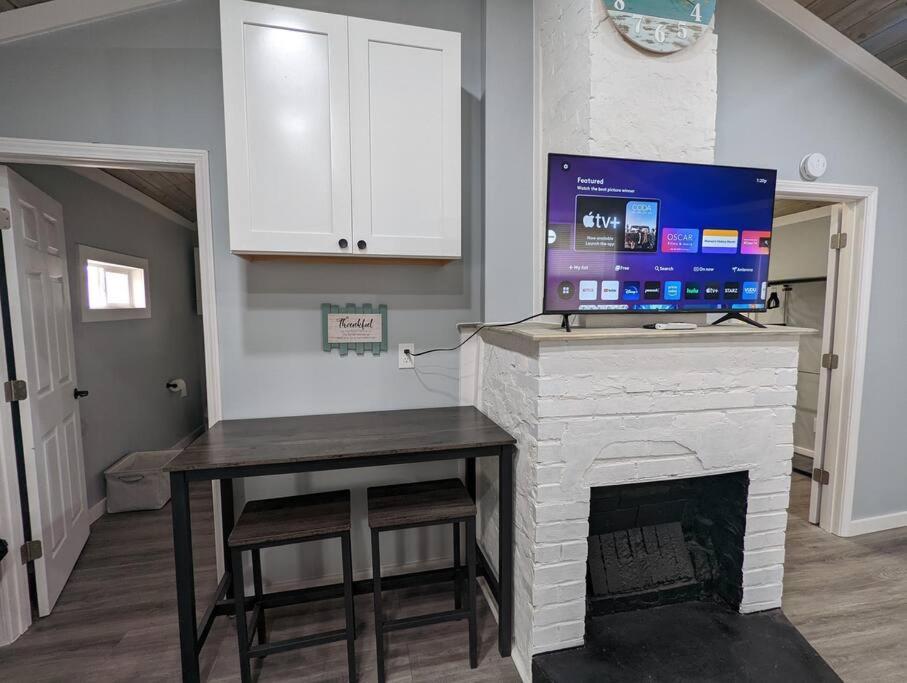 Summerlee Suite - Beautiful Remodeled Farmhouse Oak Hill Exterior photo