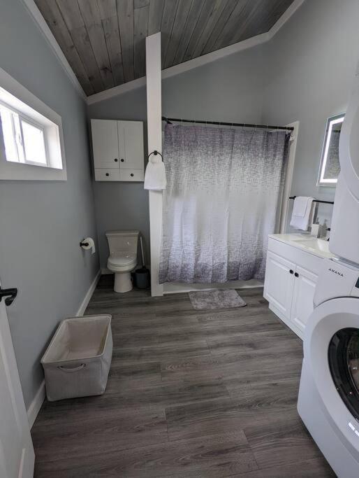 Summerlee Suite - Beautiful Remodeled Farmhouse Oak Hill Exterior photo